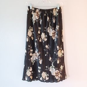 Everleigh plisse midi skirt floral black